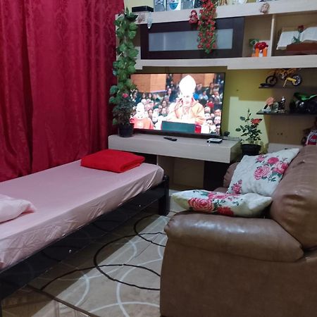 Villa Casa Da Tia La Preco Unico Pela Casa Inteira, Cabem Ate 6 Pessoas Proximo Ao Santuario De Aparecida Aparecida  Esterno foto