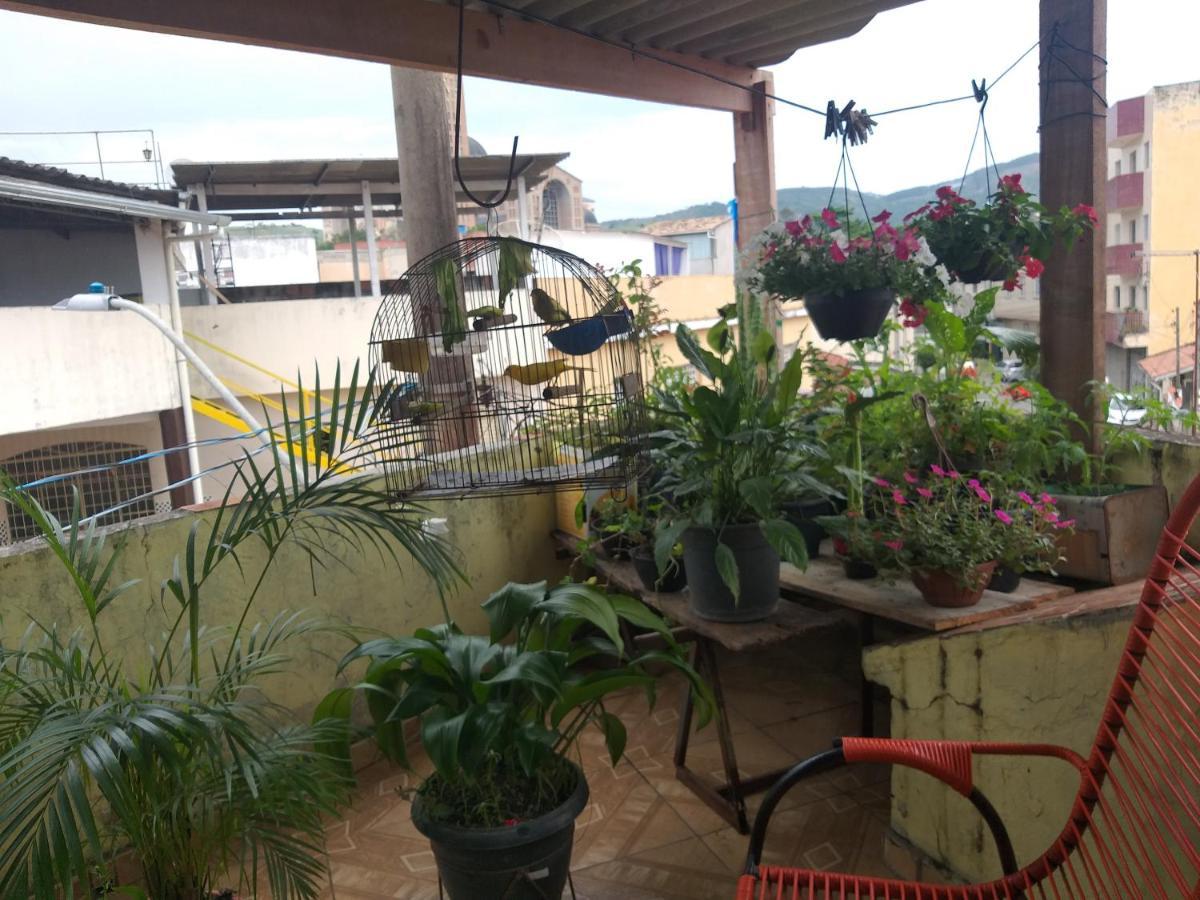 Villa Casa Da Tia La Preco Unico Pela Casa Inteira, Cabem Ate 6 Pessoas Proximo Ao Santuario De Aparecida Aparecida  Esterno foto